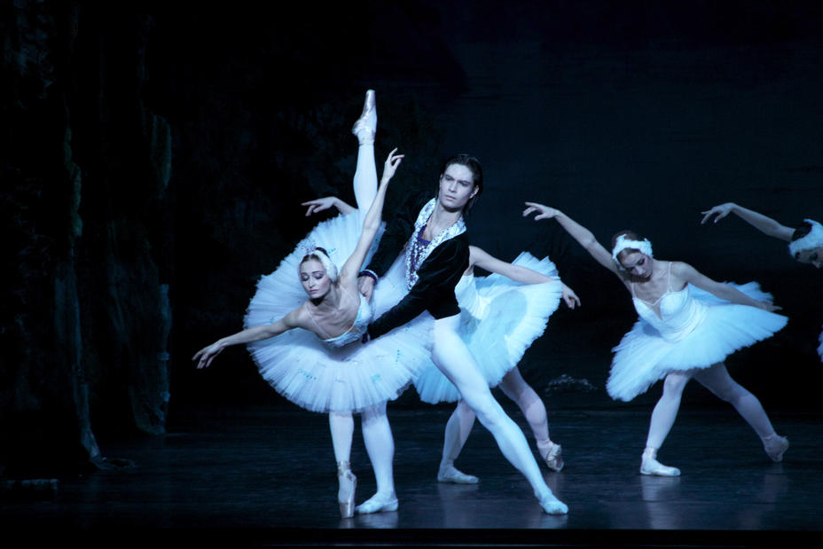 Moscow Festival Ballet's "Swan Lake"